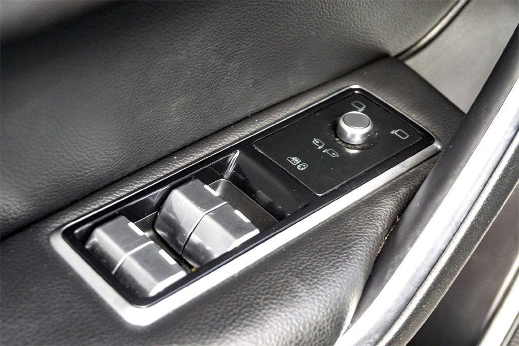 Used 2024 Jaguar F-PACE R-Dynamic S image 12