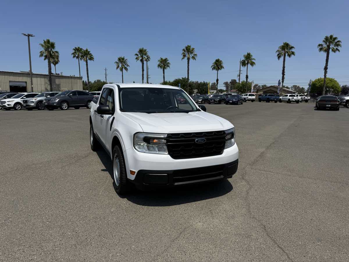 Used 2022 Ford Maverick XL image 3