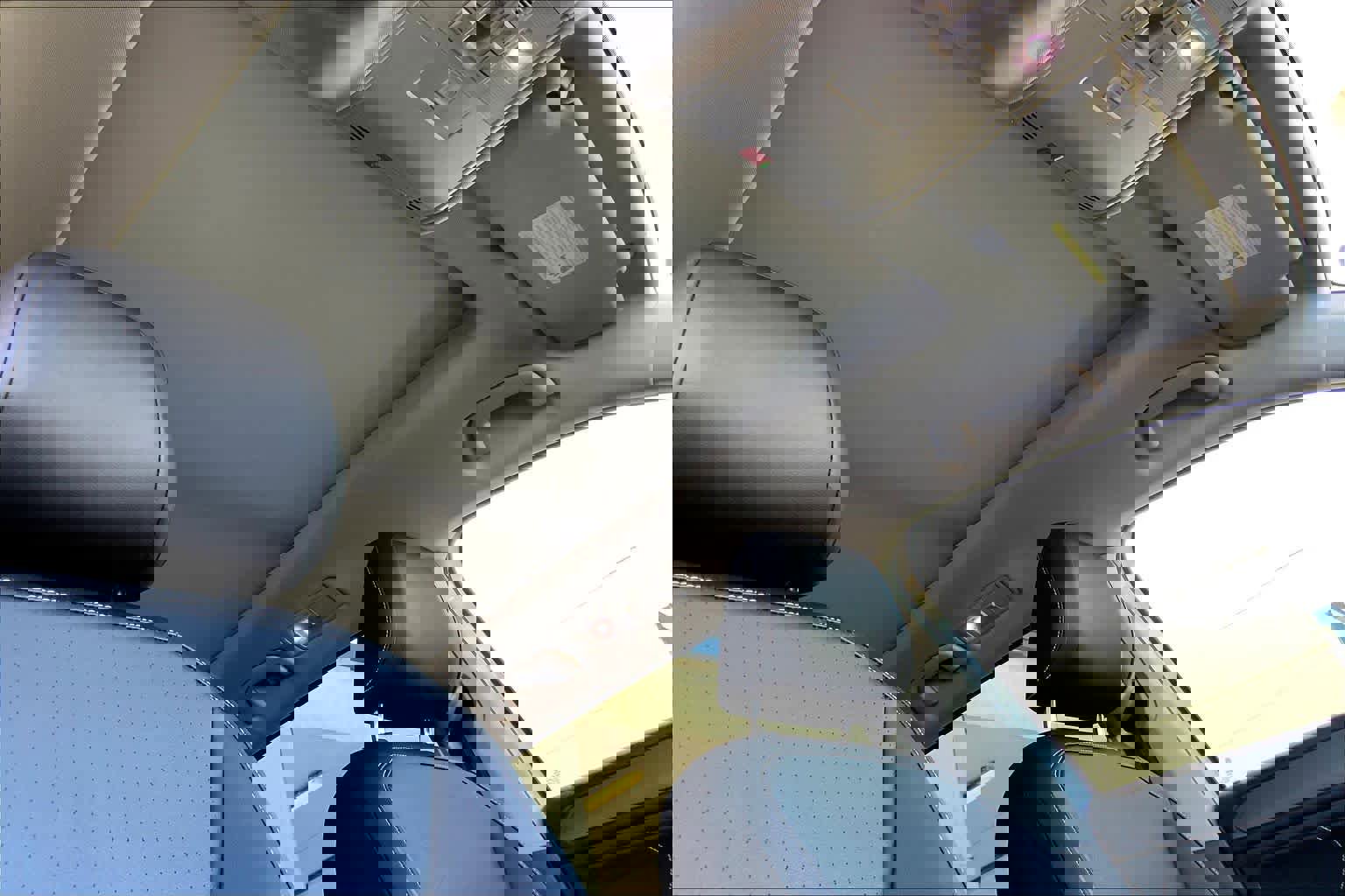 Used 2022 Volkswagen Tiguan SE w/ Panoramic Sunroof Package image 14