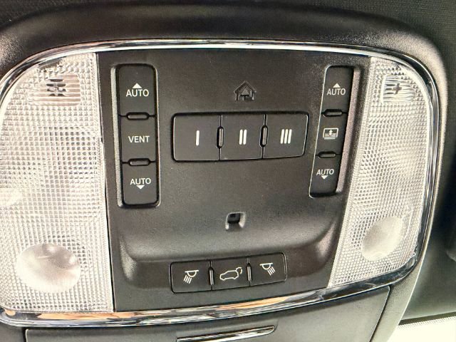 Used 2019 Jeep Grand Cherokee Limited w/ Luxury Group II AWD/4WD image 34