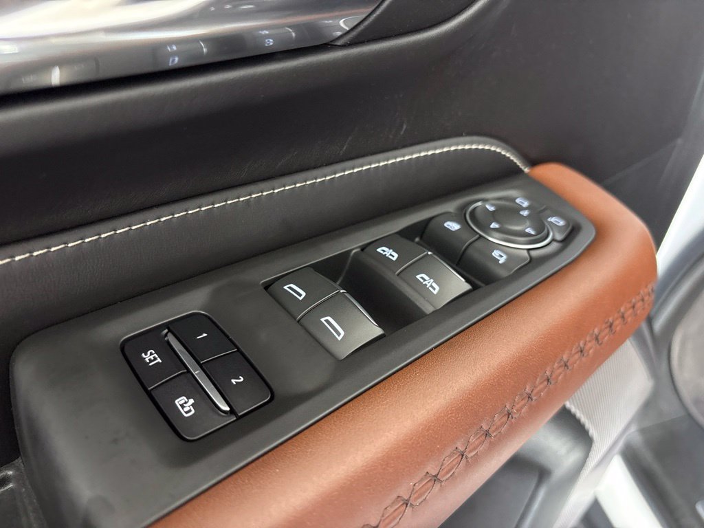 Used 2023 GMC Yukon Denali Ultimate AWD/4WD image 19
