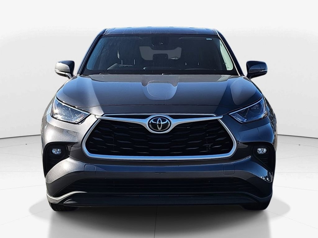 Used 2023 Toyota Highlander L image 11