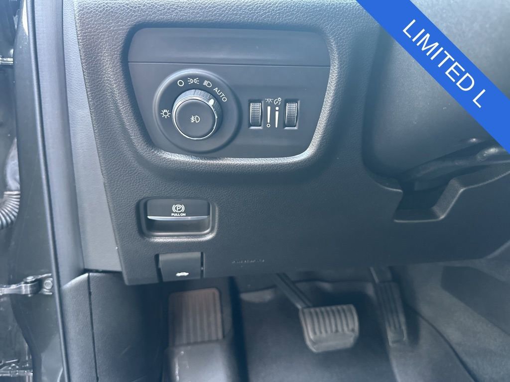 Used 2022 Jeep Grand Cherokee L Limited image 11