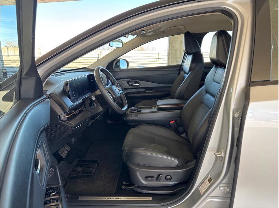 Used 2023 Nissan Ariya AWD image 10