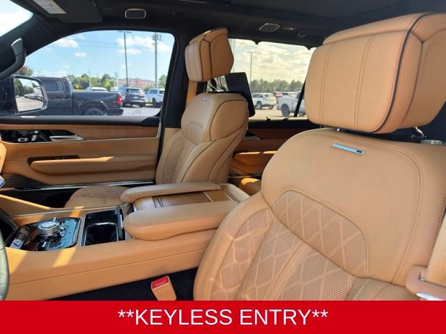 Used 2024 Jeep Grand Wagoneer Series III w/ Rear Seat Video Group 1 AWD/4WD image 12