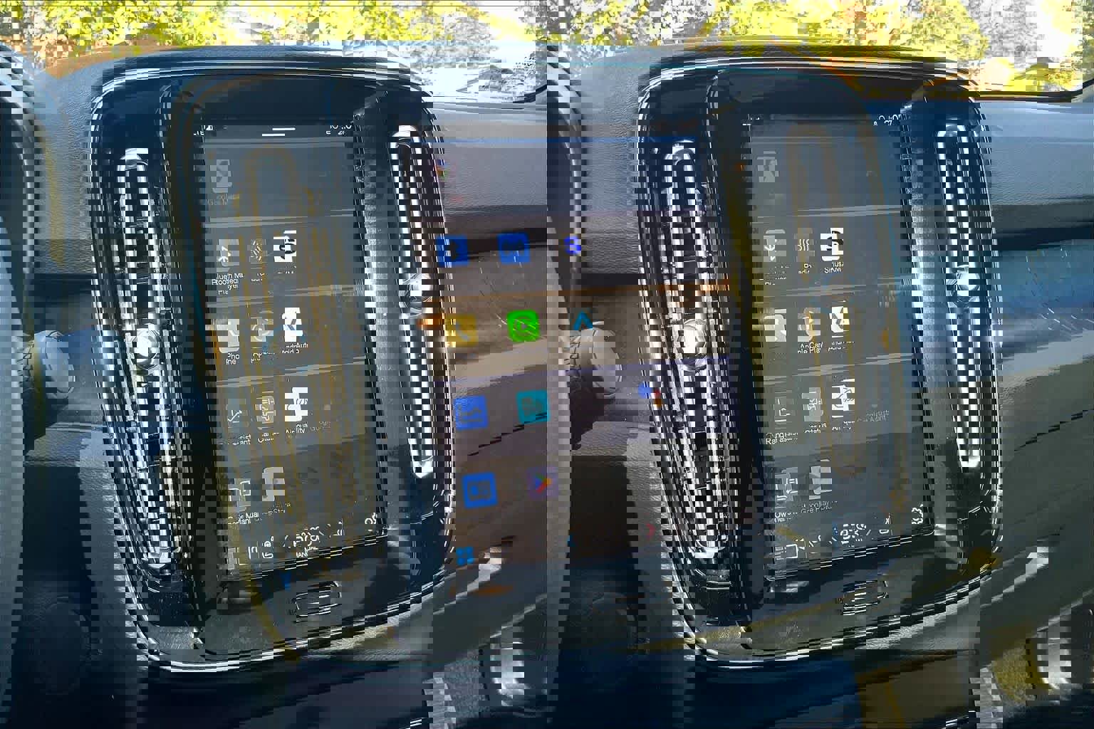 Used 2023 Volvo C40 P8 Recharge Ultimate image 34