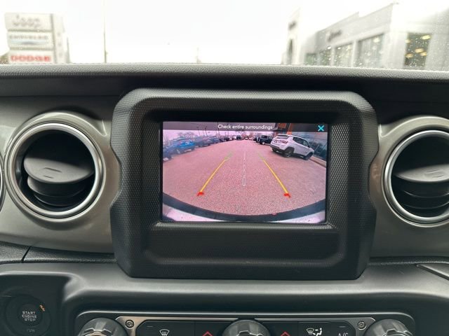 Used 2019 Jeep Wrangler Unlimited Sahara image 32