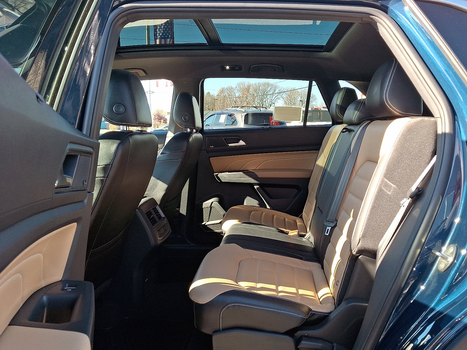 Used 2022 Volkswagen Atlas Cross Sport SEL Premium R-Line image 10