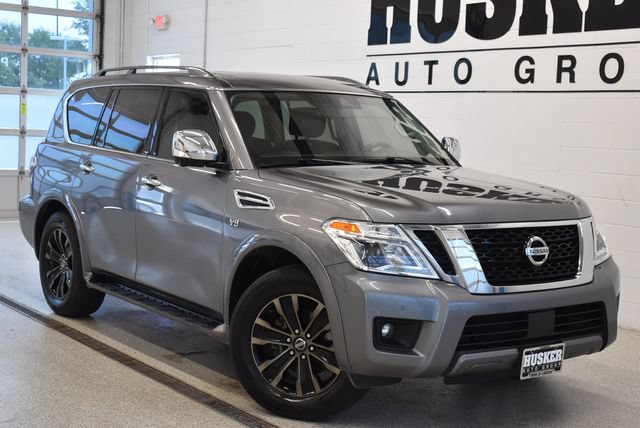 Used 2020 Nissan Armada Platinum w/ Captain's Chairs Package AWD/4WD video 1