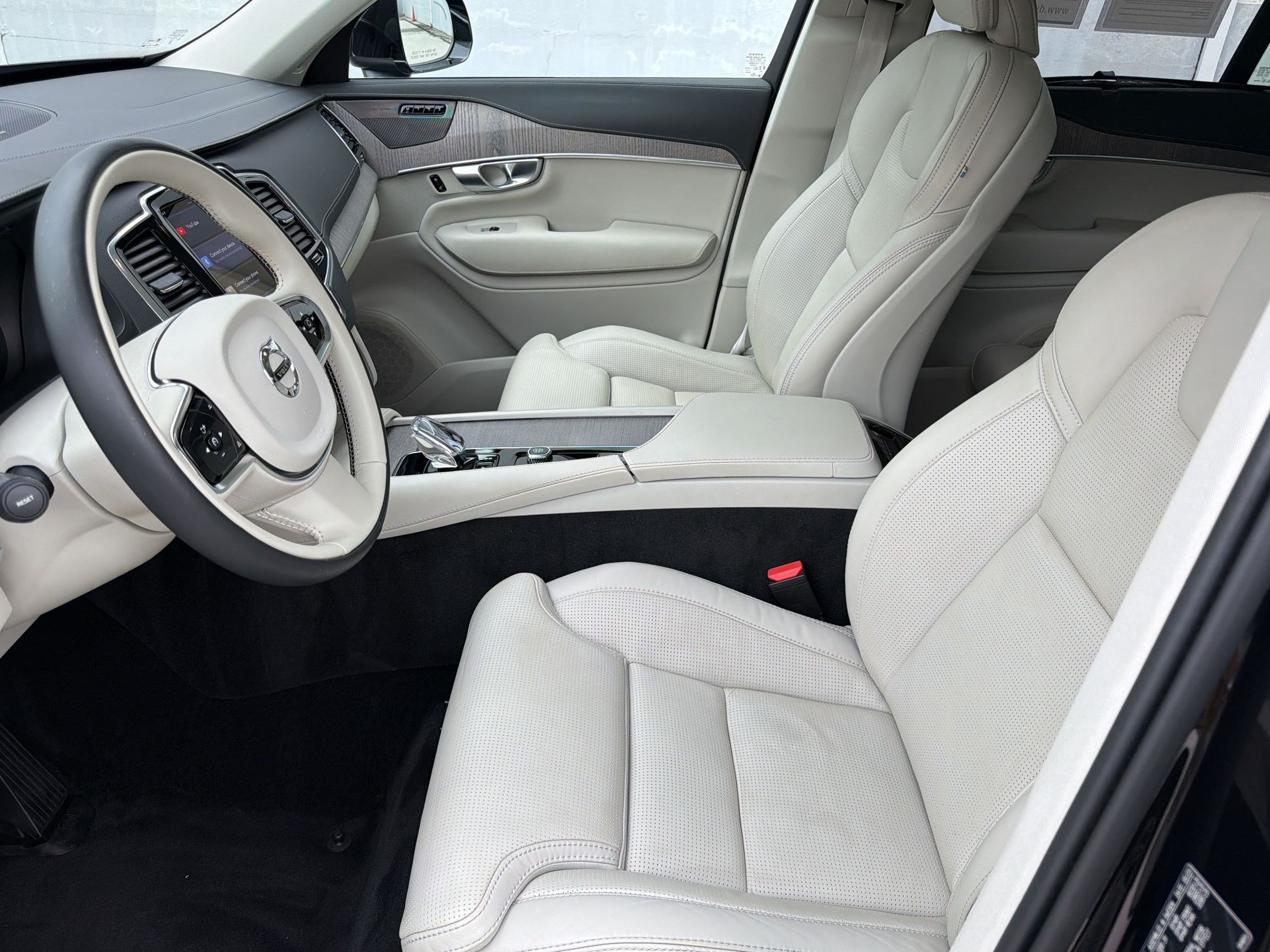 Used 2024 Volvo XC90 B6 Ultimate AWD/4WD image 5