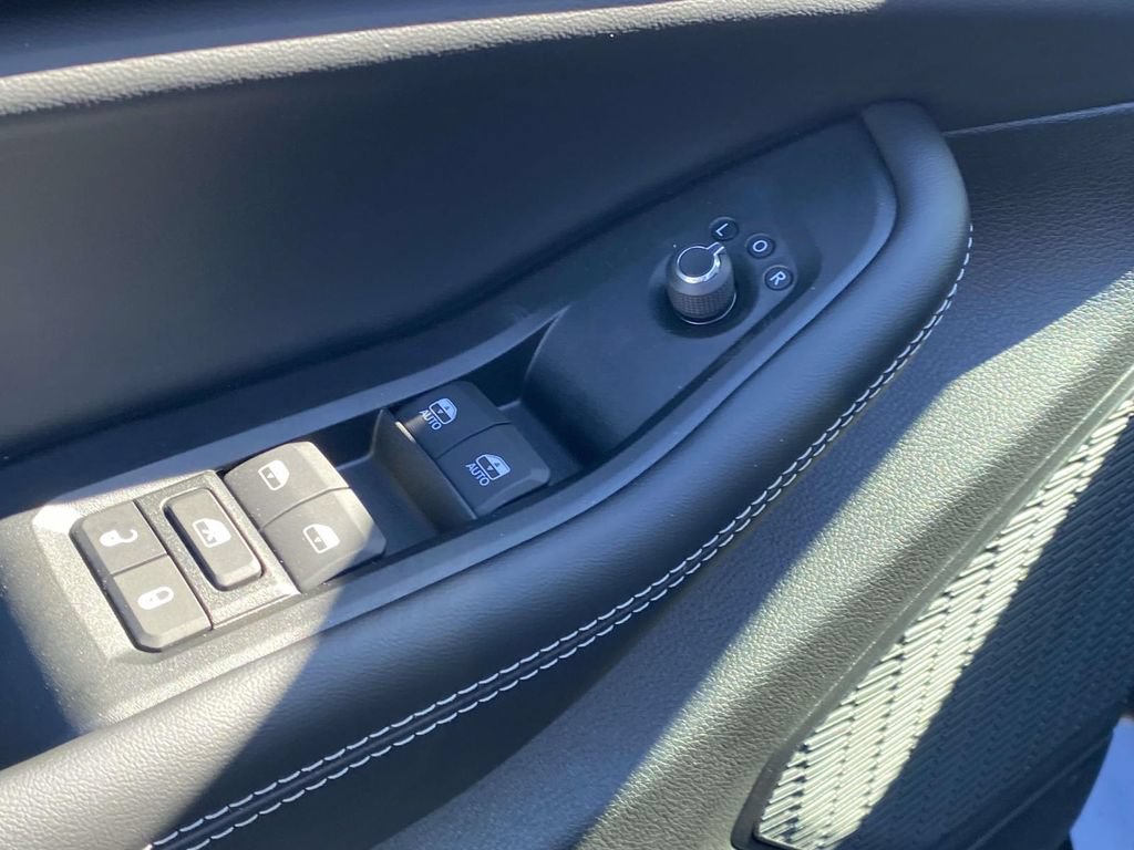 New 2026 Jeep Grand Cherokee Limited w/ Limited Altitude Package RWD image 39