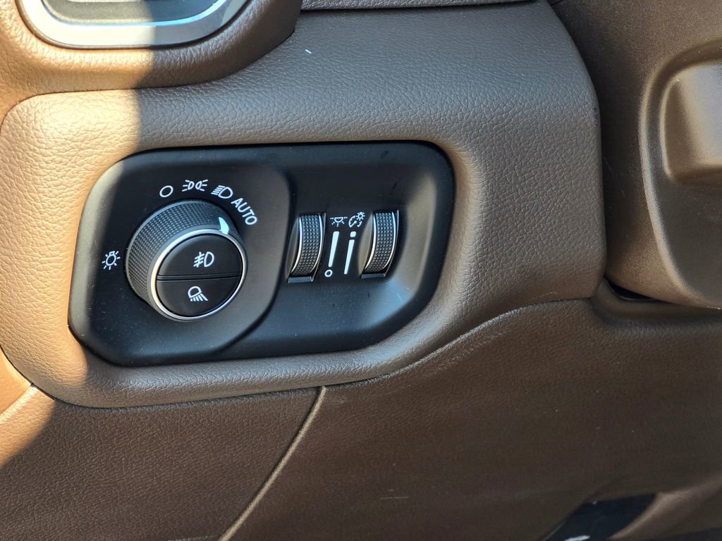 New 2026 RAM 3500 Laramie w/ Max Tow Package image 32