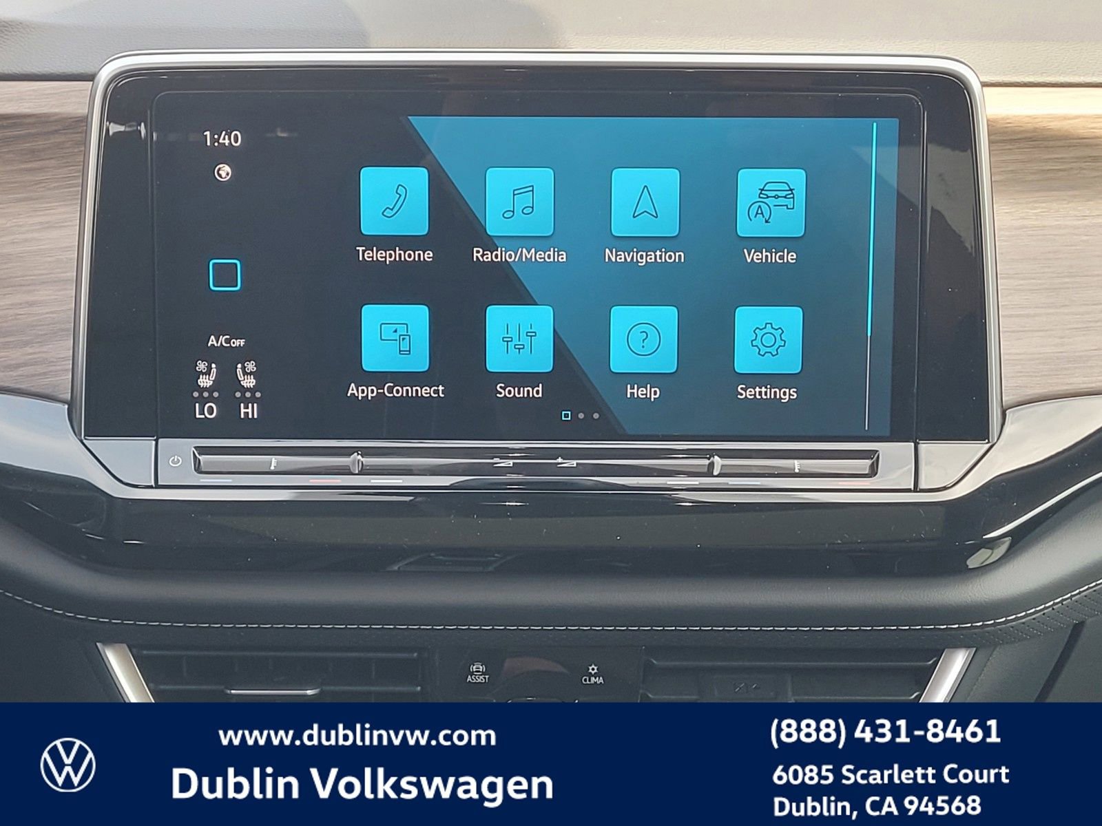 New 2025 Volkswagen Atlas SEL image 12