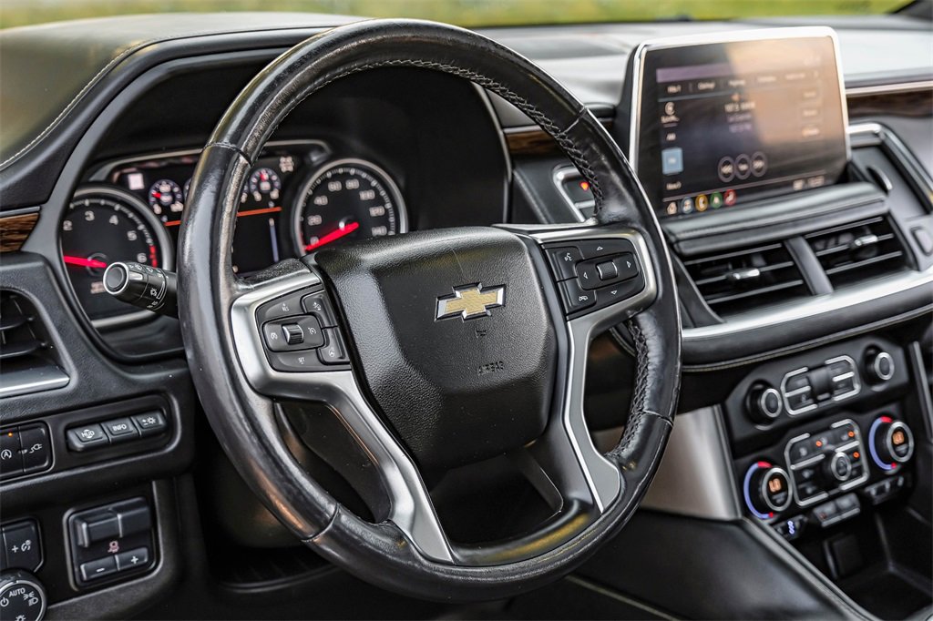 Used 2021 Chevrolet Suburban Premier w/ Premium Package image 15