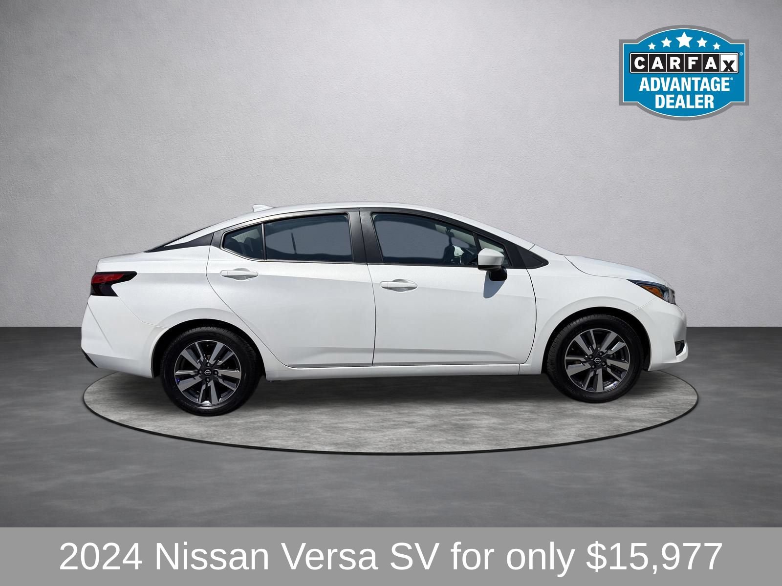 Used 2024 Nissan Versa SV FWD image 2
