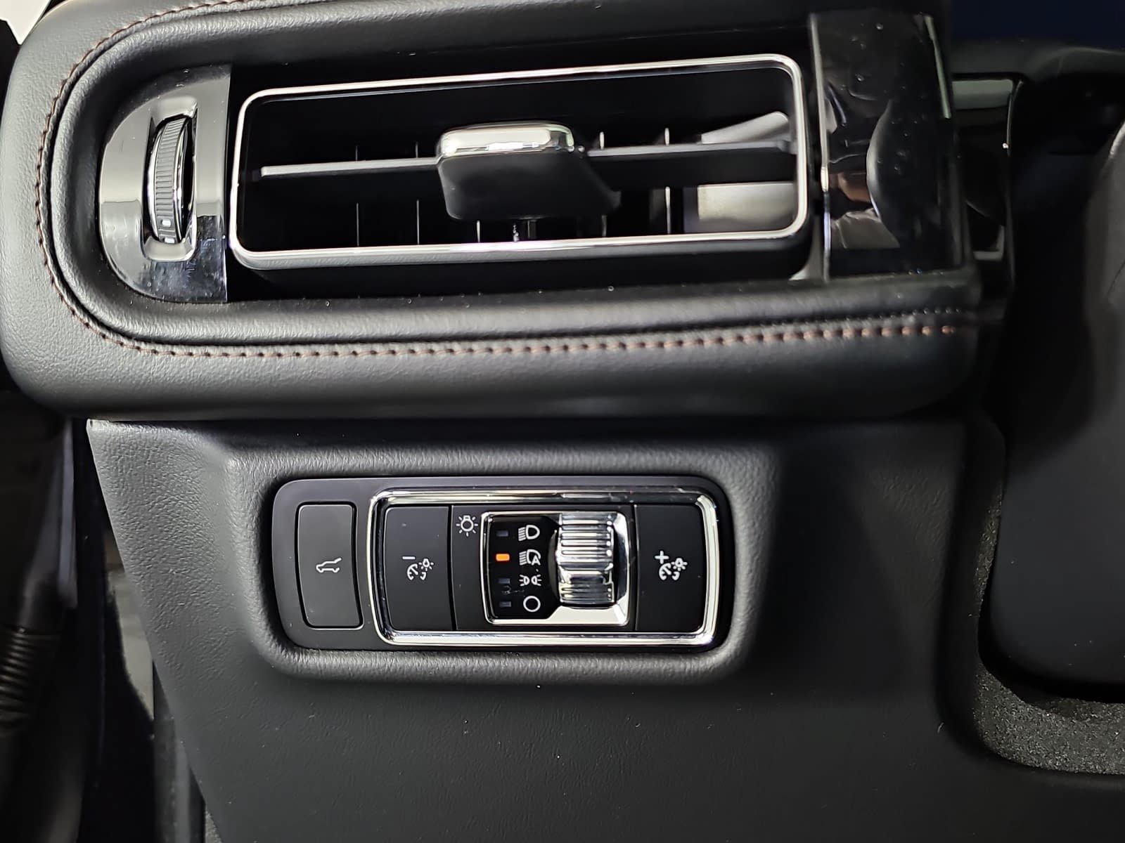 Used 2024 Lincoln Aviator Reserve RWD image 22