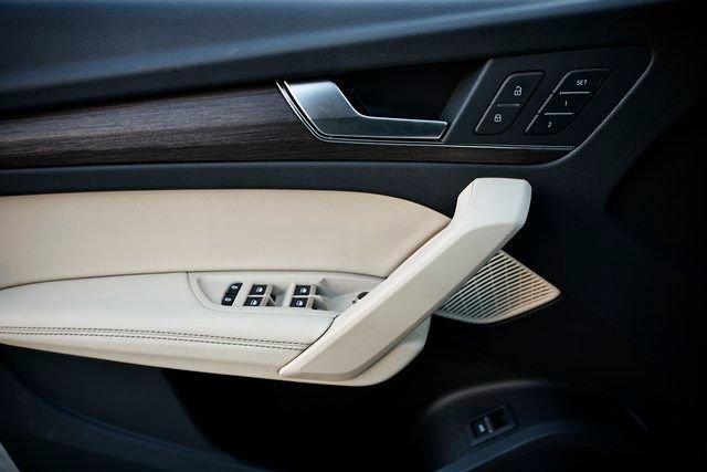 Certified 2025 Audi Q5 2.0T Premium Plus w/ Premium Plus Package image 14