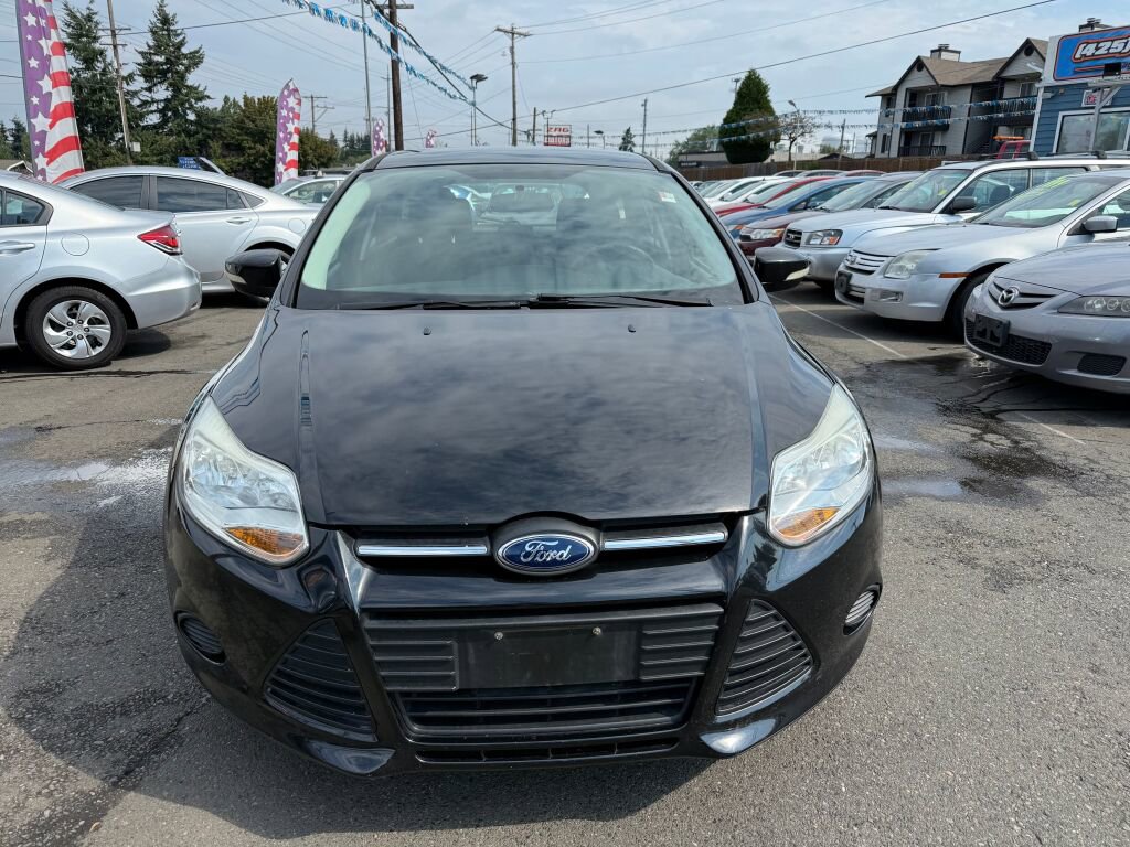 Used 2014 Ford Focus SE w/ SE Winter Package image 2