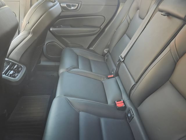 Used 2023 Volvo XC60 B5 Ultimate FWD image 10