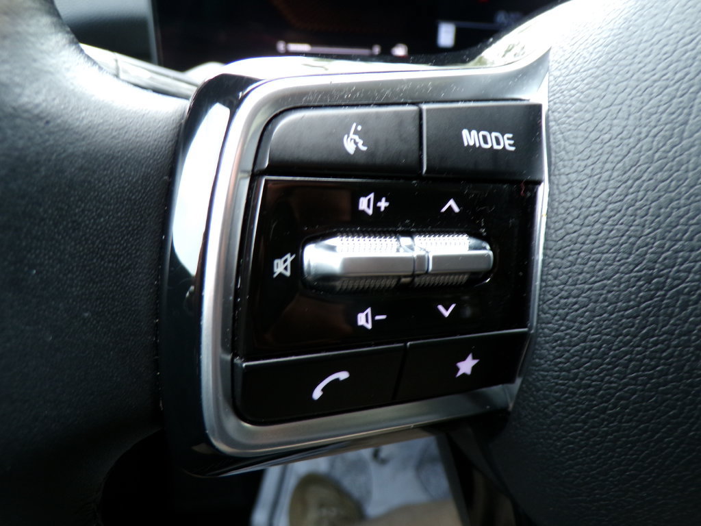 Used 2025 Kia Sorento S w/ Panoramic Sunroof Package FWD image 31