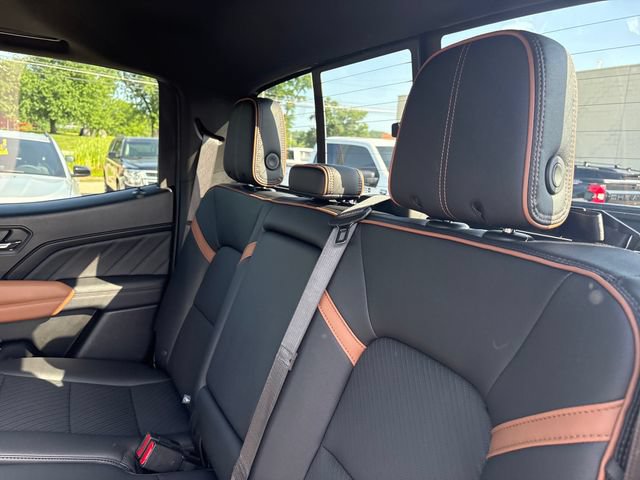 Used 2024 GMC Canyon AT4 w/ AT4 Premium Package AWD/4WD image 22