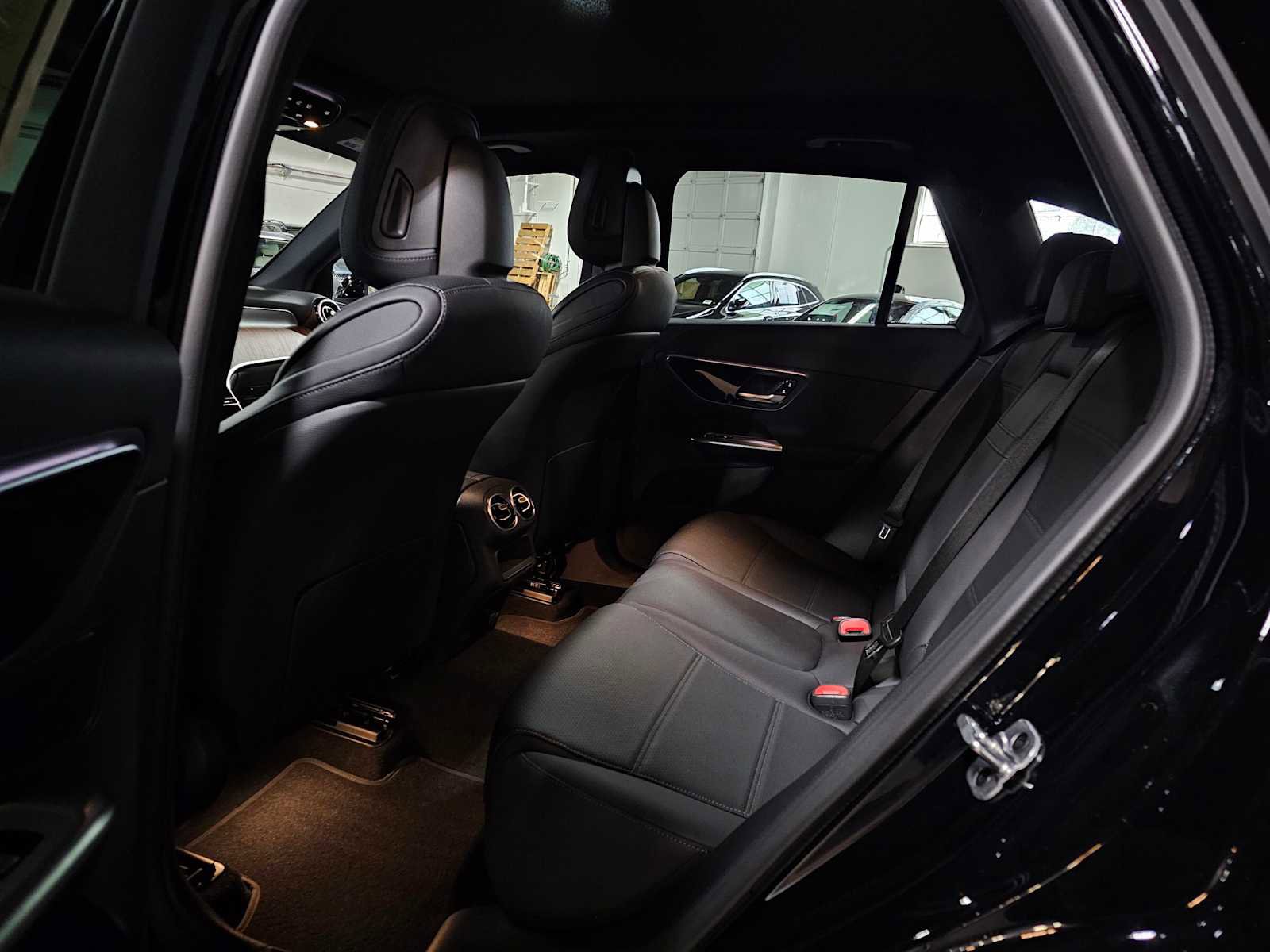 Used 2026 Mercedes-Benz GLC 300 4MATIC image 19