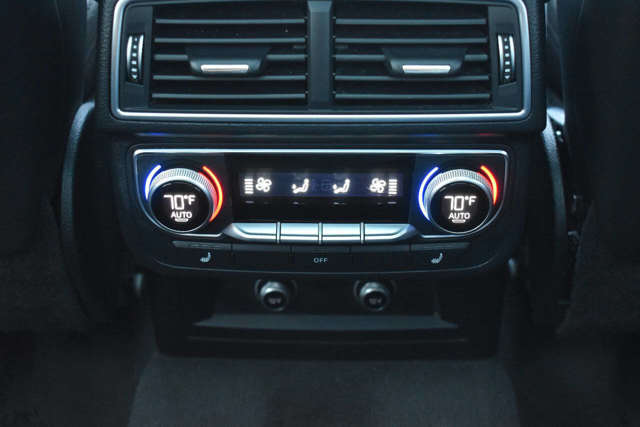 Used 2018 Audi Q7 3.0T Prestige w/ Prestige Package image 19