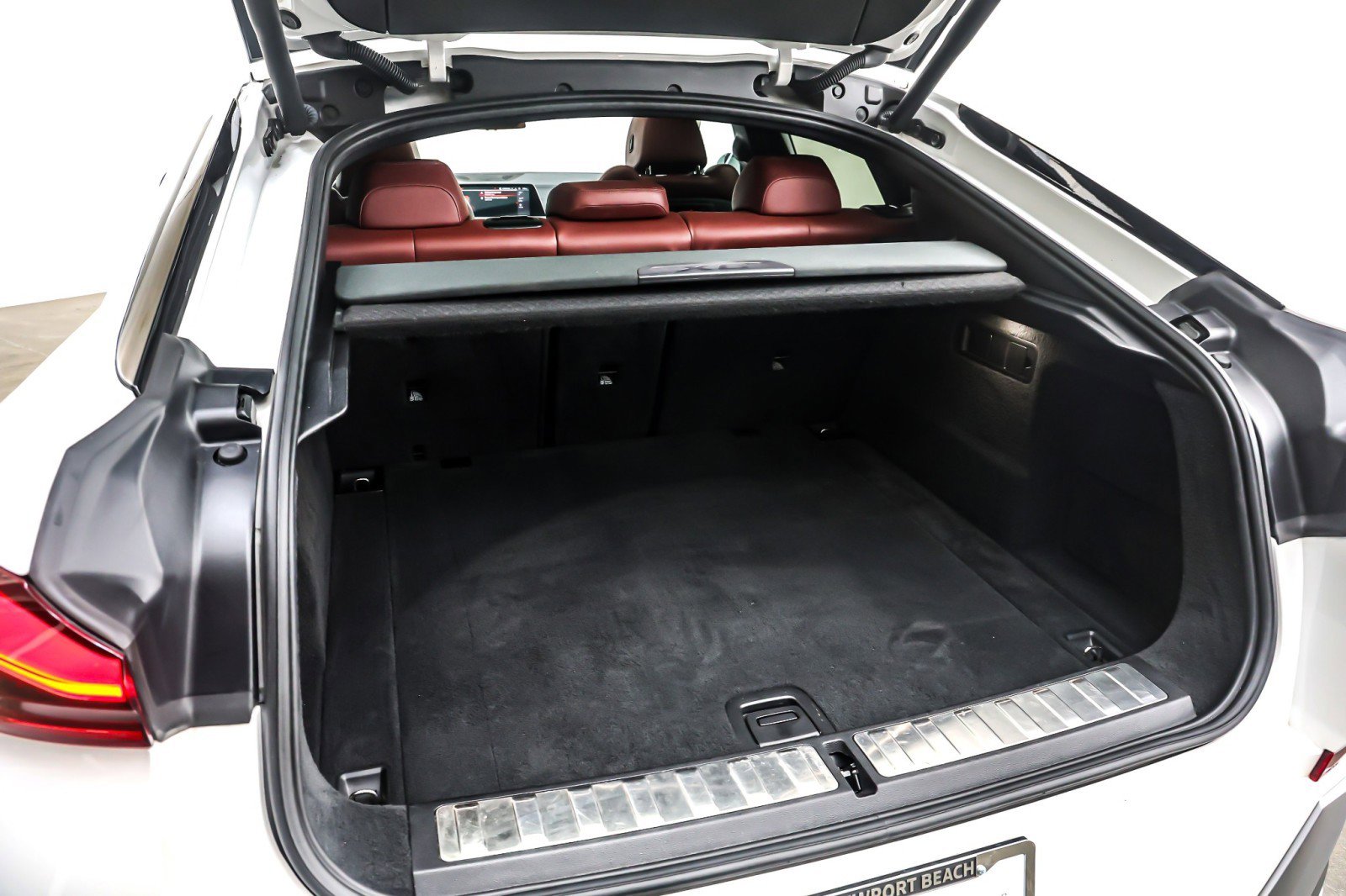 Used 2021 BMW X6 xDrive40i w/ Premium Package image 23