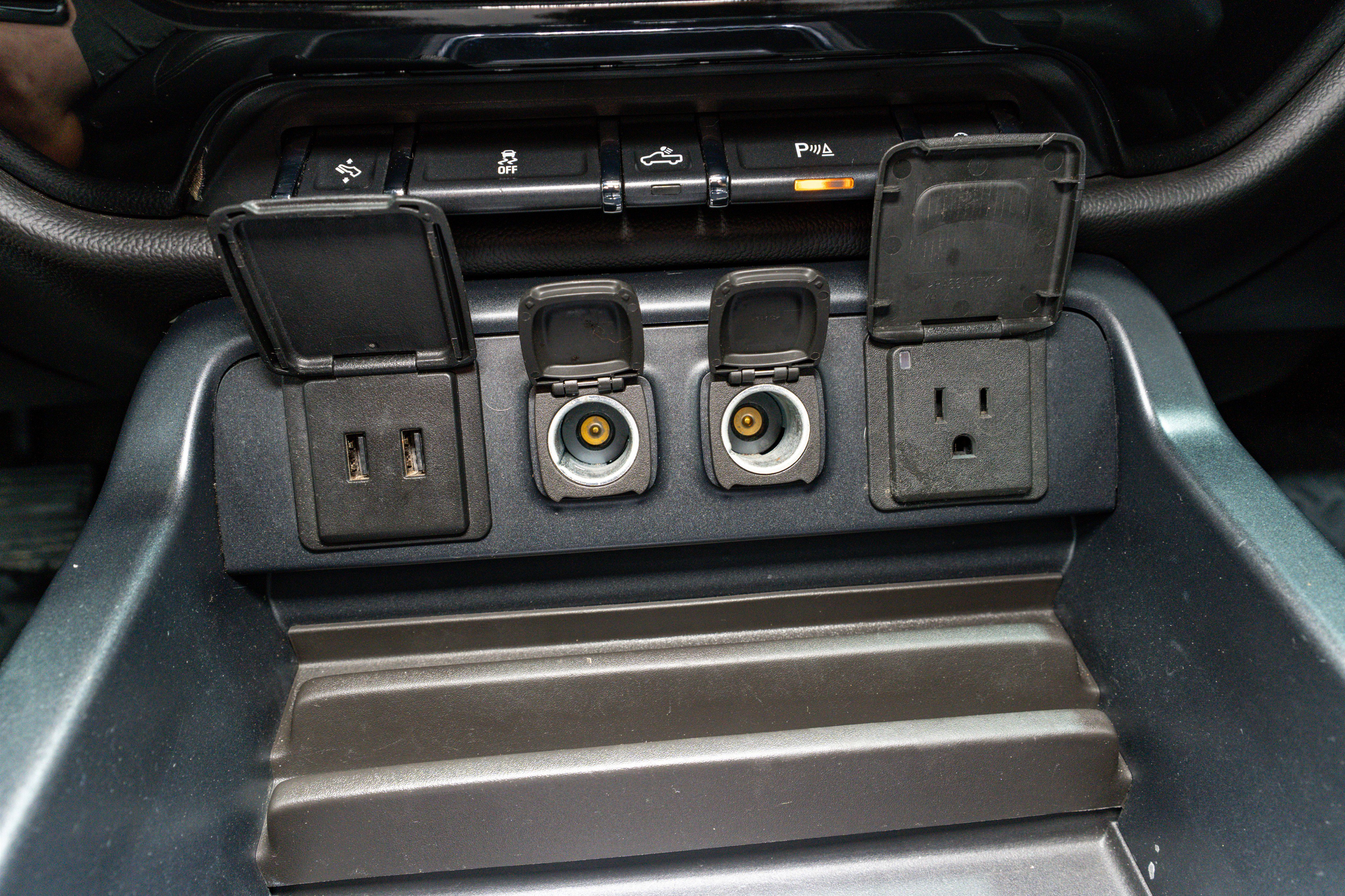 Used 2018 Chevrolet Silverado 1500 LT w/ All Star Edition image 24