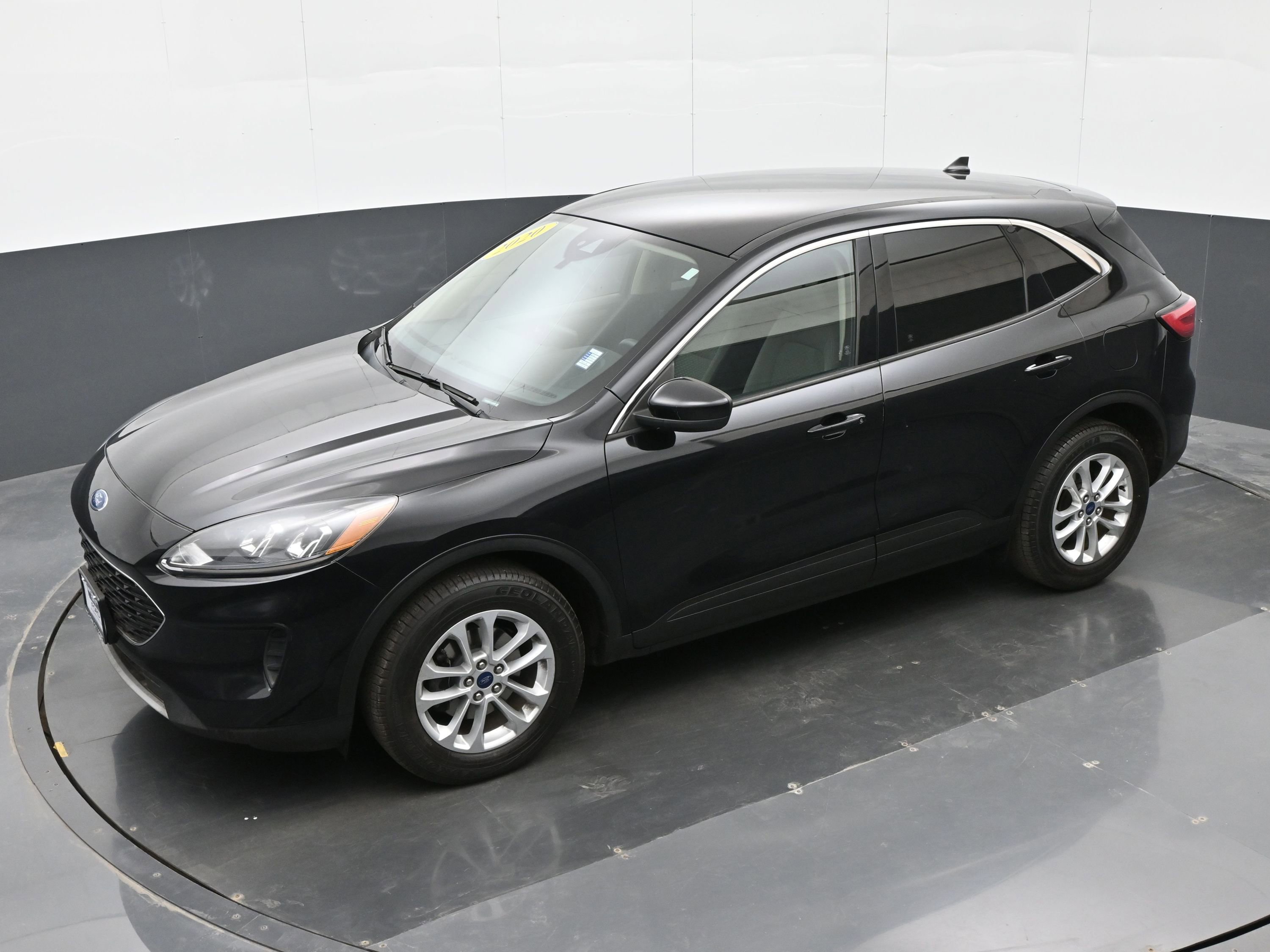 Used 2020 Ford Escape SE image 36