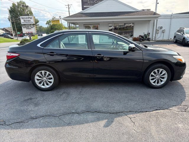 Used 2017 Toyota Camry LE FWD image 7