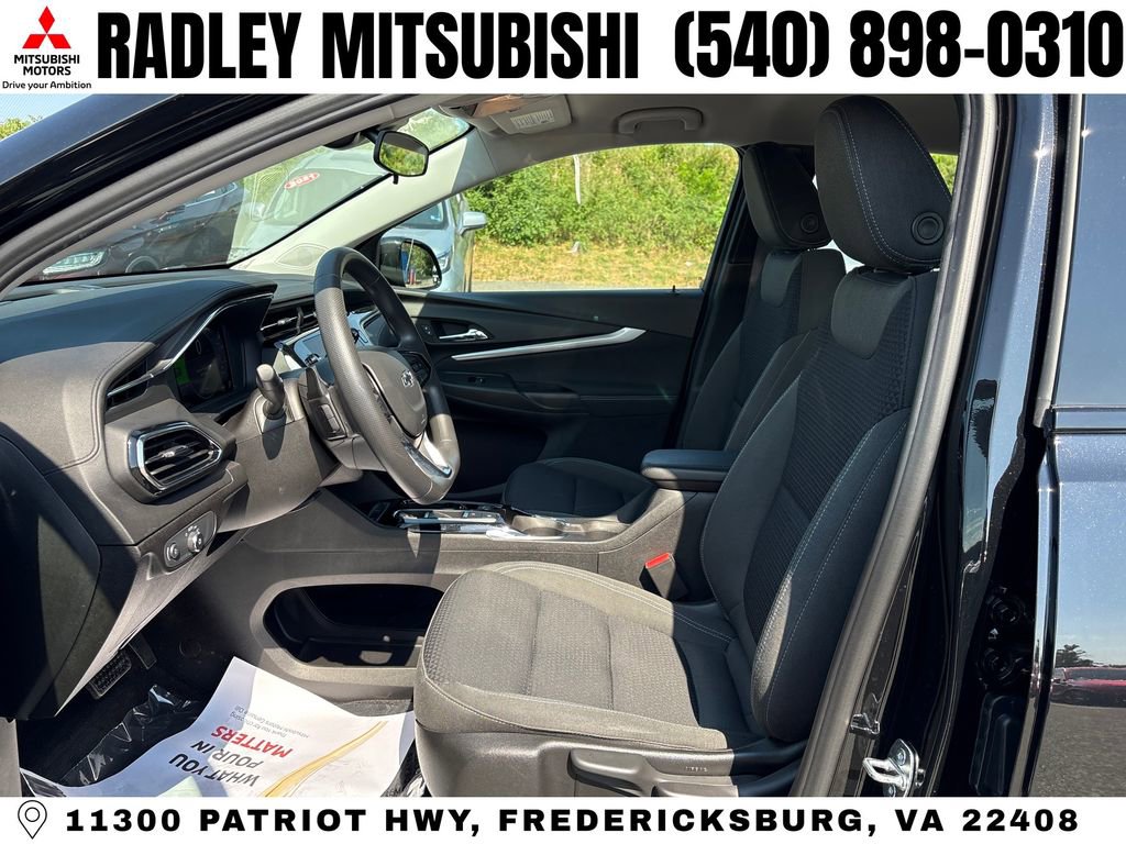 Used 2023 Chevrolet Bolt EUV LT w/ Driver Confidence Package FWD image 3