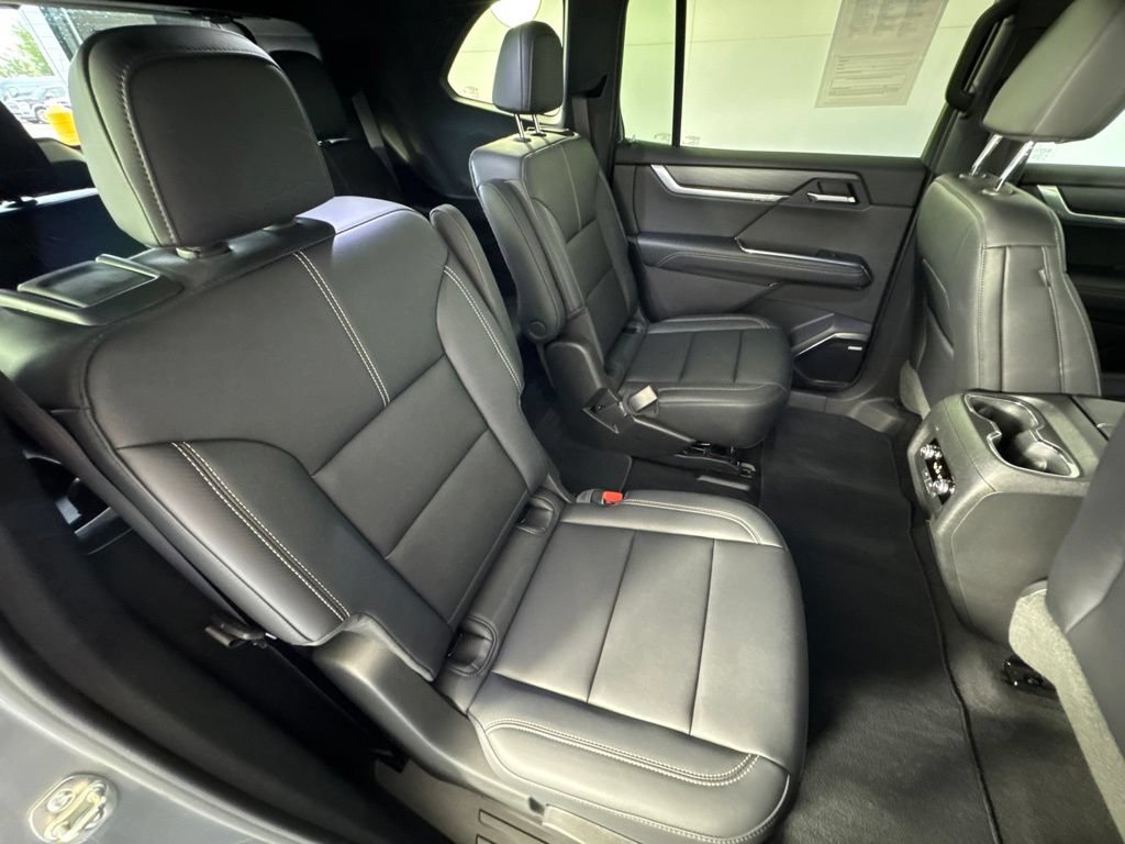 Certified 2026 GMC Acadia Elevation w/ Elevation Premium Package AWD/4WD image 42