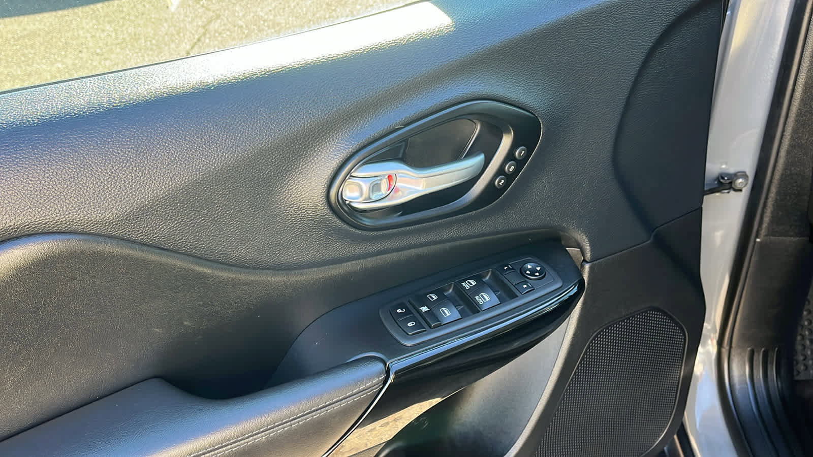 Certified 2023 Jeep Cherokee Altitude Lux w/ Lux Elite Package image 23