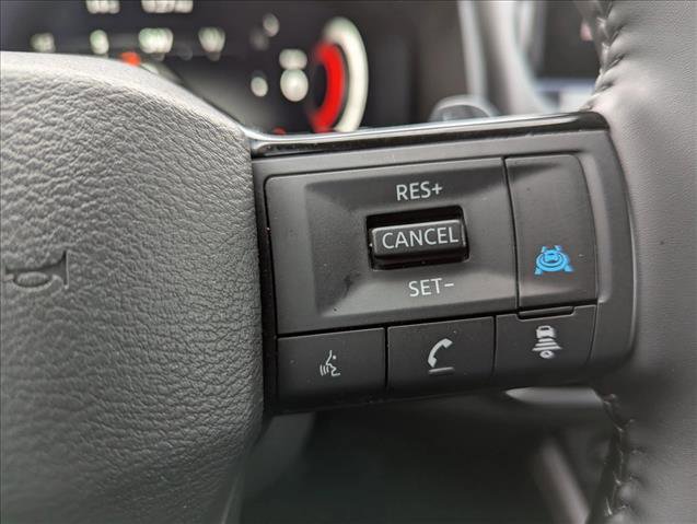 Used 2025 Nissan Rogue Platinum image 14