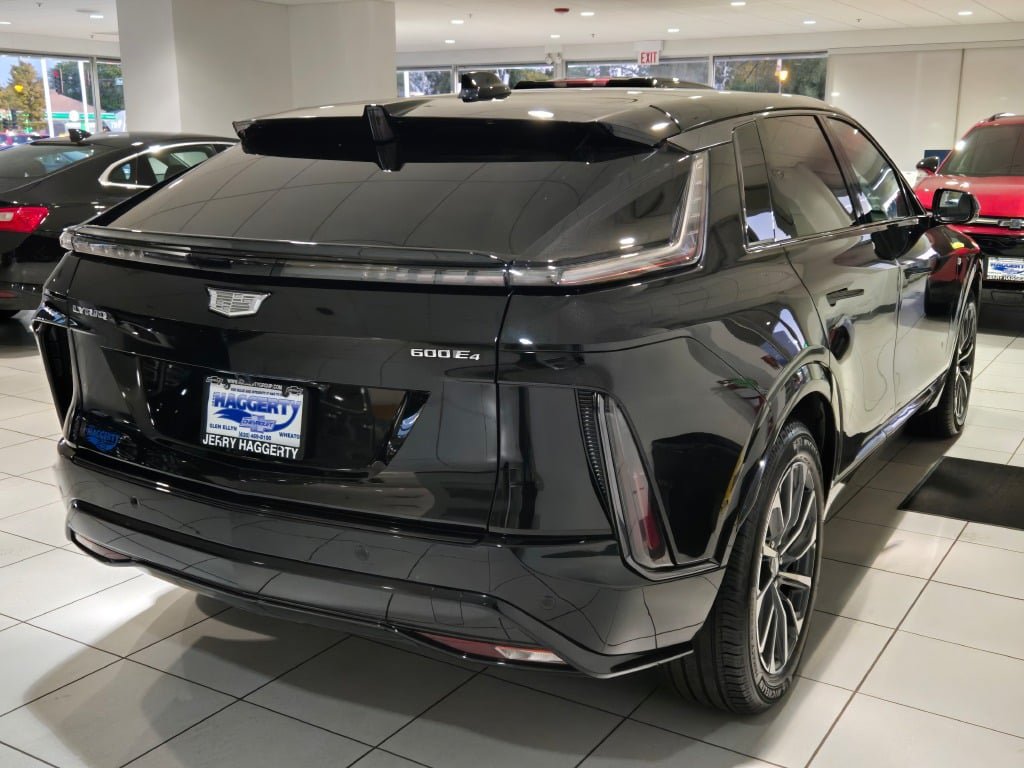 Used 2024 Cadillac Lyriq Sport AWD/4WD image 10