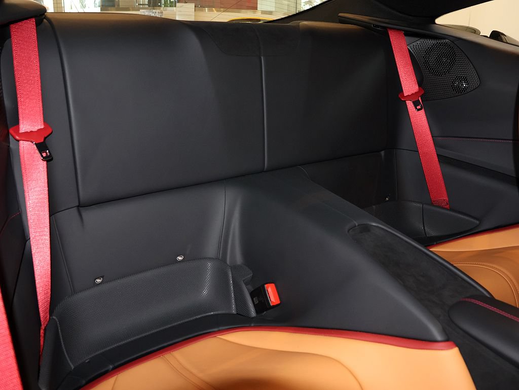 Certified 2022 Ferrari Roma RWD image 21