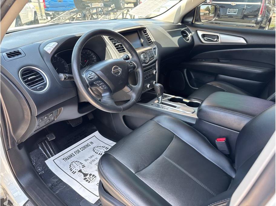 Used 2020 Nissan Pathfinder SL FWD image 16