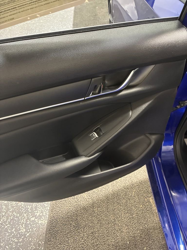 Used 2018 Honda Accord Sport image 21