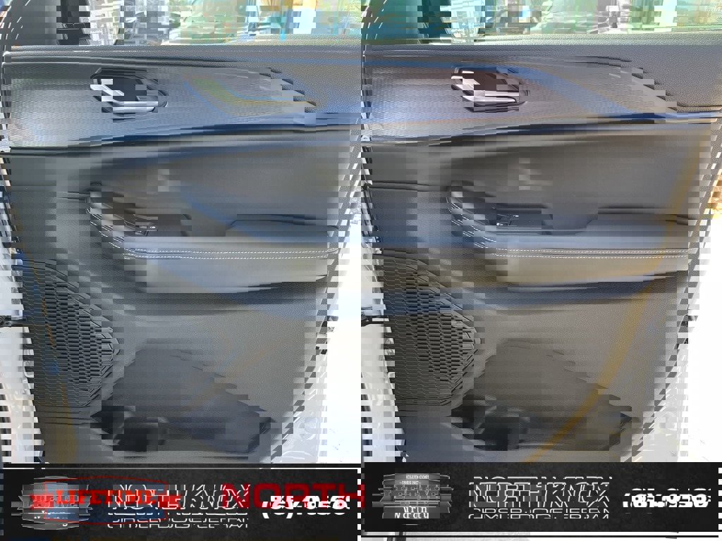 New 2025 Jeep Grand Cherokee Altitude image 29