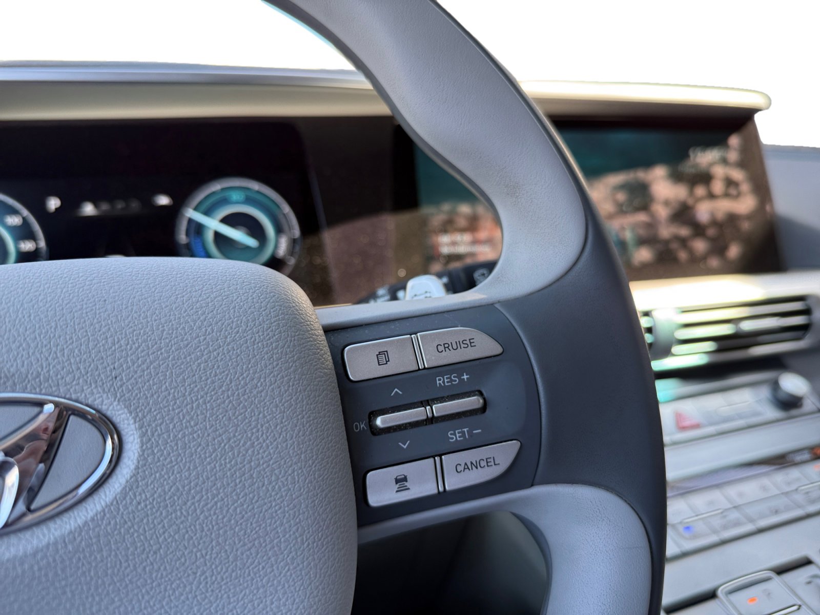 Used 2022 Hyundai Nexo Blue image 15