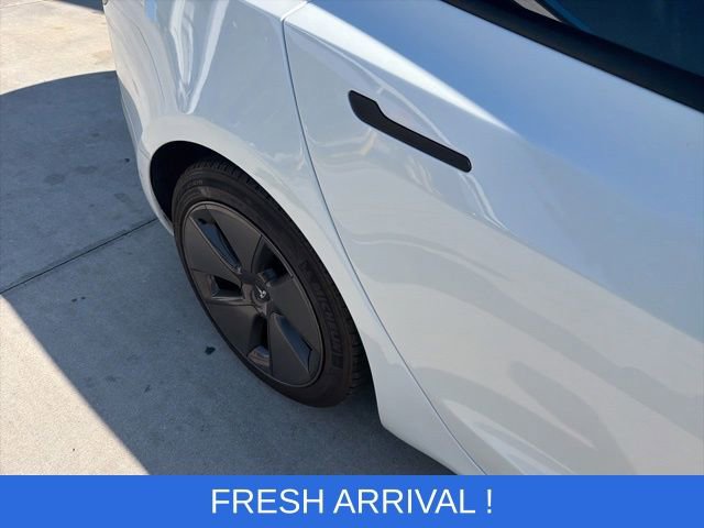 Used 2021 Tesla Model 3 Standard Range Plus image 6