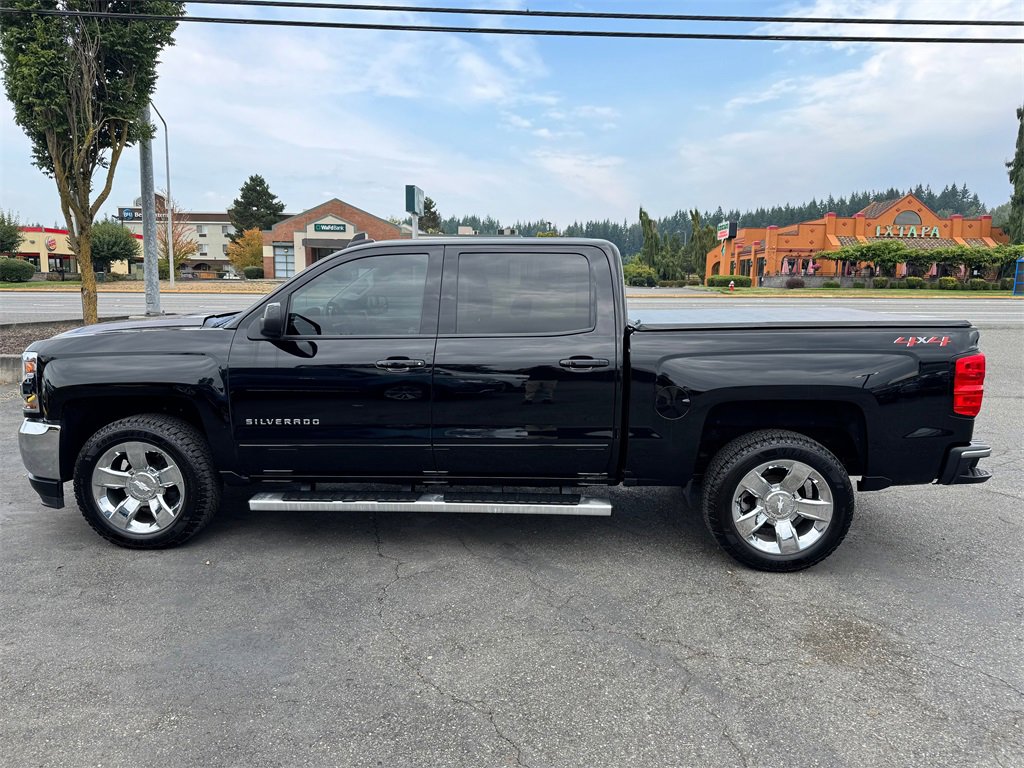 Used 2018 Chevrolet Silverado 1500 LT w/ LT Eassist Package image 4