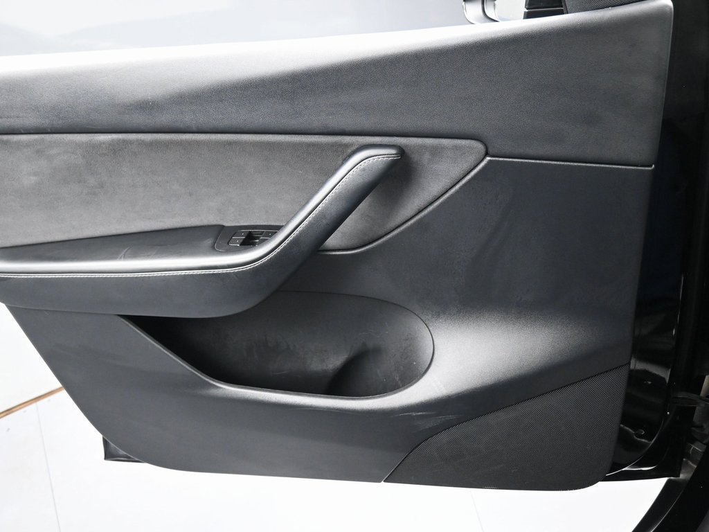 Used 2022 Tesla Model Y Performance image 23