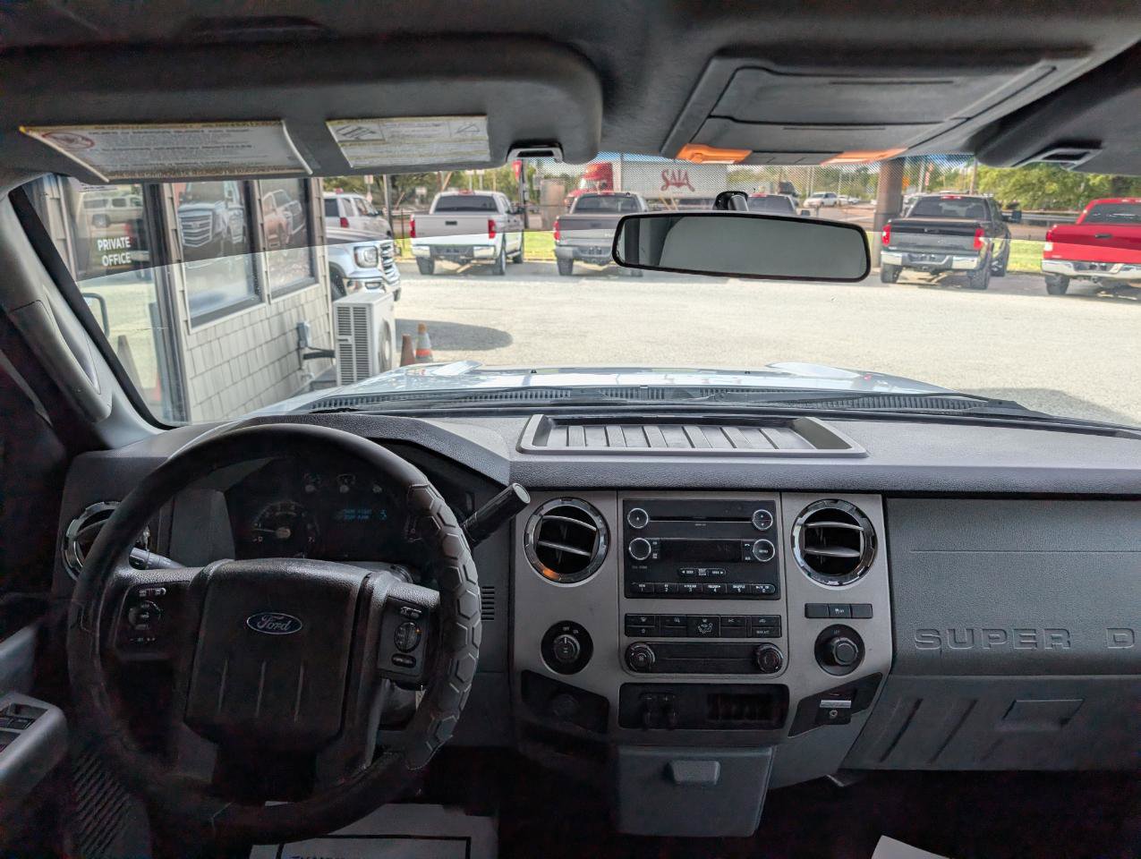 Used 2015 Ford F250 XLT w/ Camper Package image 18