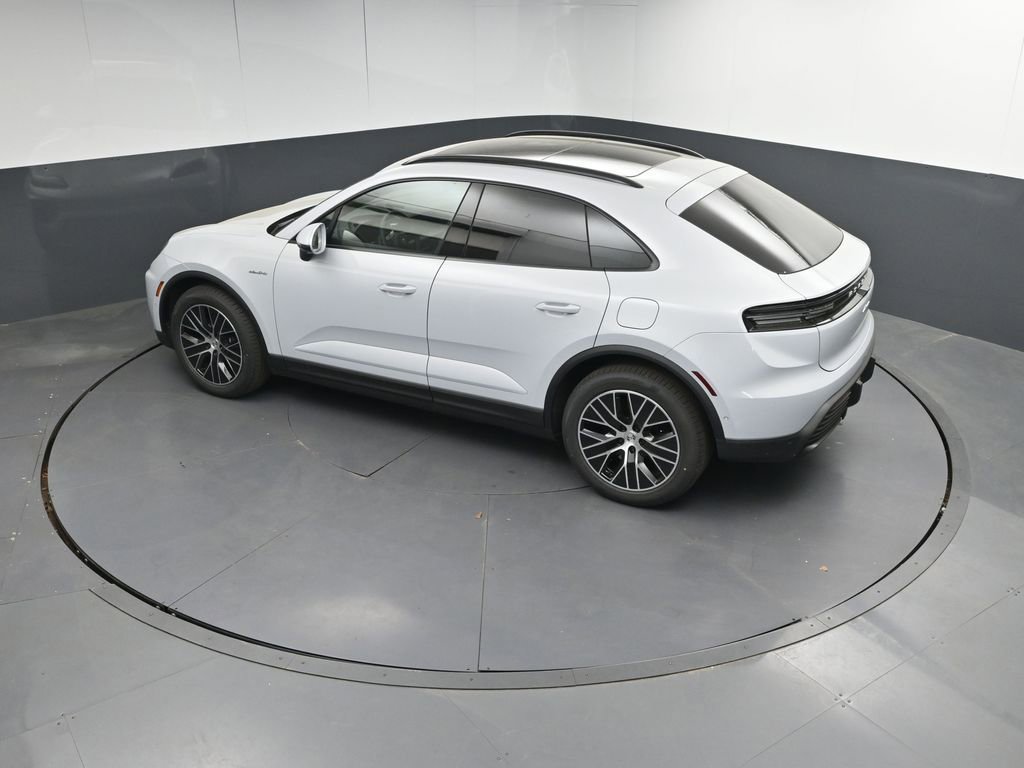 New 2026 Porsche Macan Electric RWD image 36