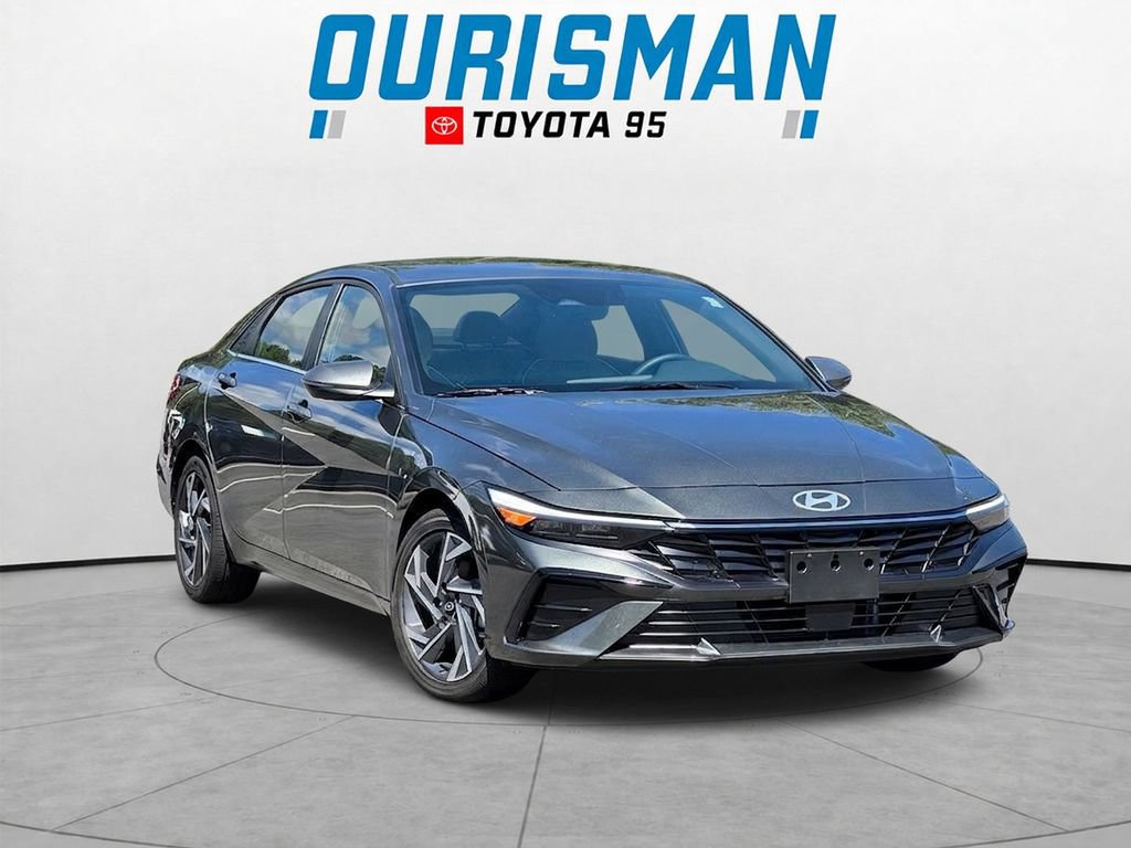 Used 2025 Hyundai Elantra Limited