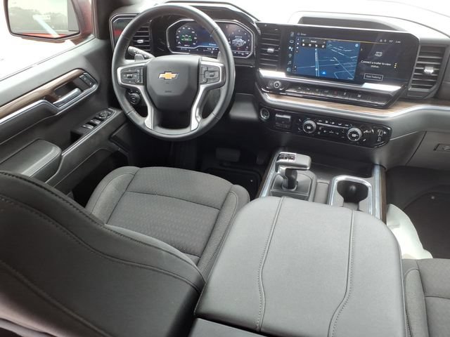 Used 2024 Chevrolet Silverado 1500 LT w/ Safety Package AWD/4WD image 5