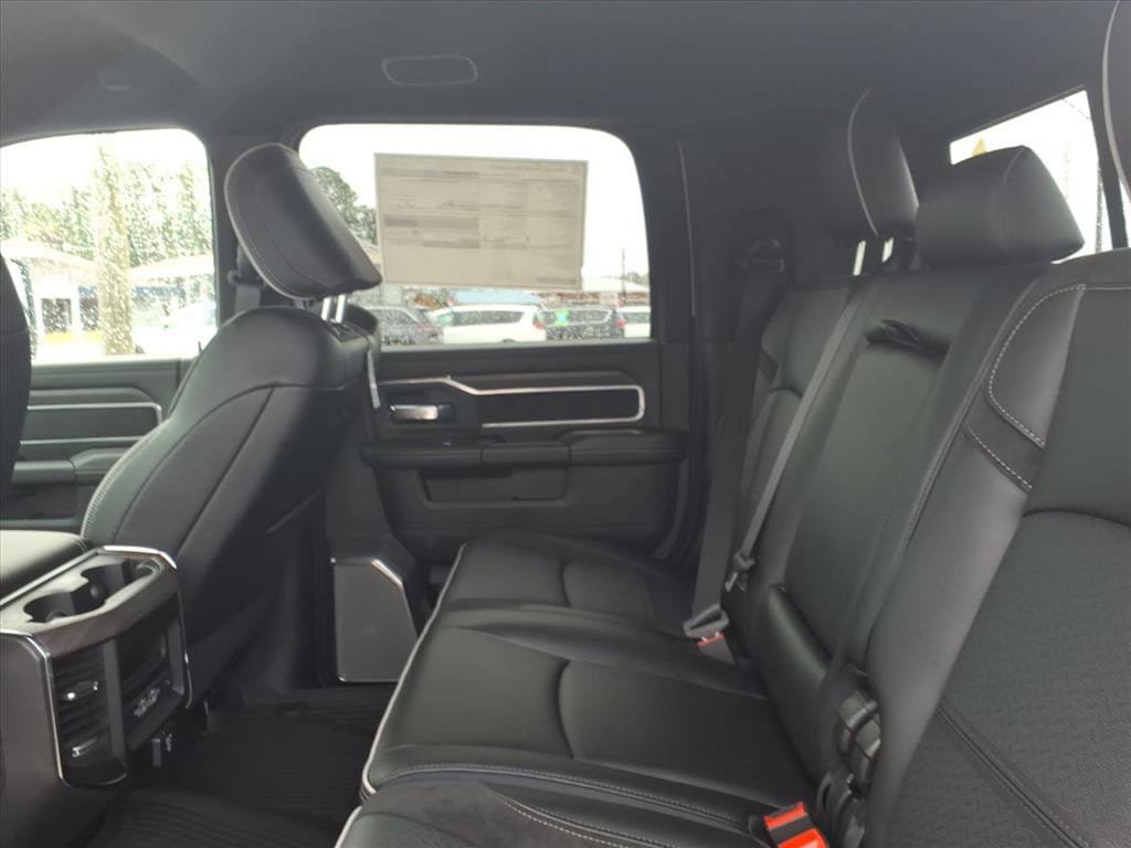 New 2026 RAM 2500 Laramie AWD/4WD image 9