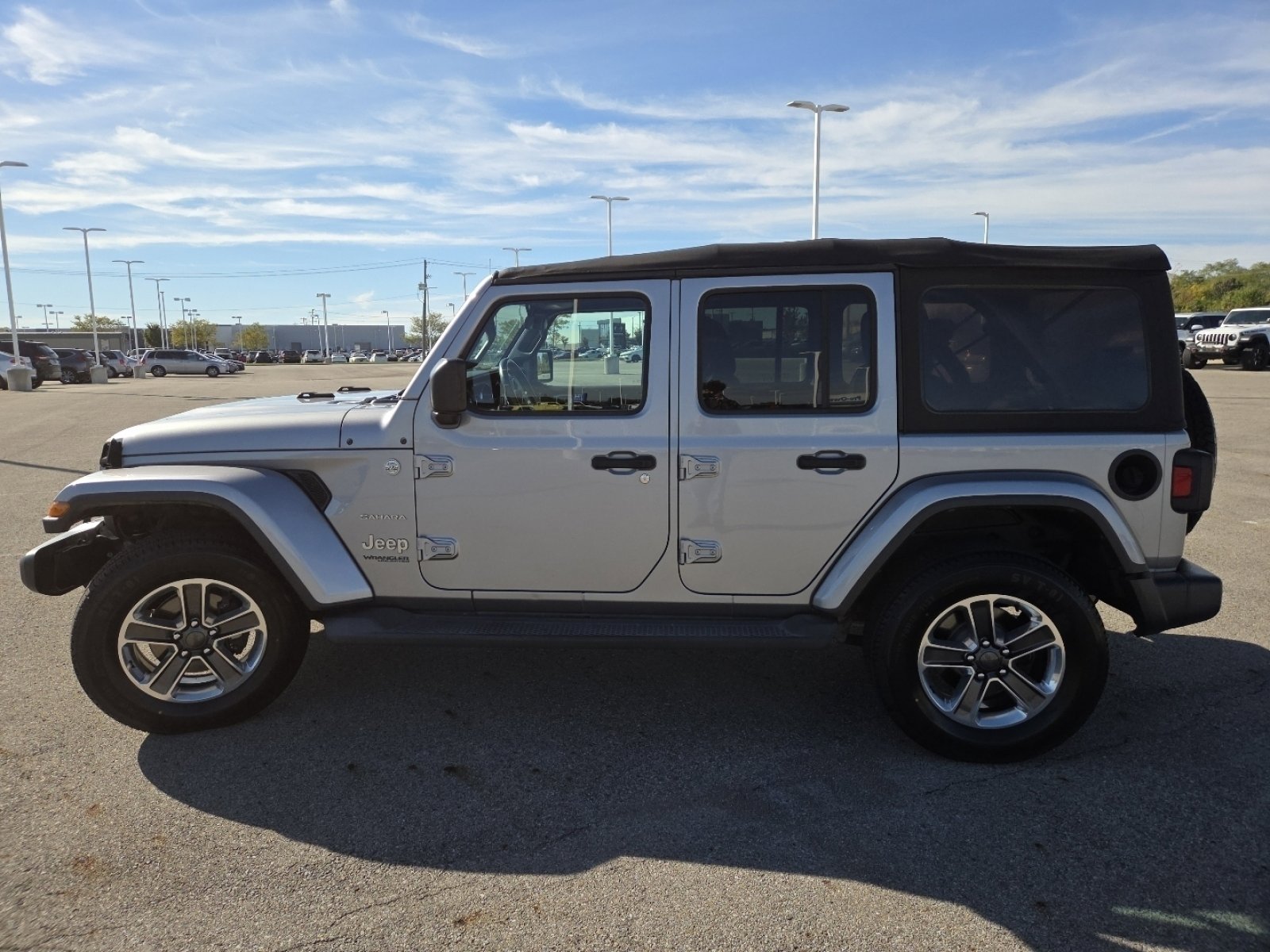 Used 2018 Jeep Wrangler Unlimited Sahara image 14